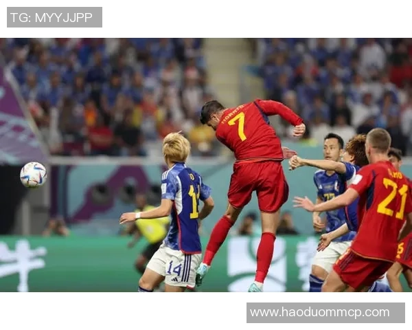 门德斯精准传中助攻帕乔头球破门世一左与后卫默契配合再现经典